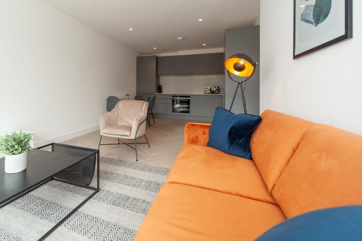 Modern 2 Bedroom Apartment In Wimbledon London Exterior photo